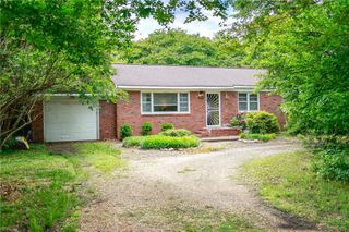 1309 Dare RD, Yorktown, VA 23692
