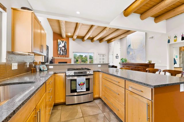 1522 Calle Redondo, Santa Fe, NM 87505
