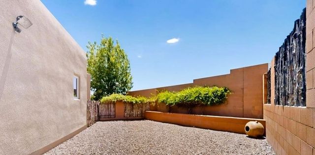 1522 Calle Redondo, Santa Fe, NM 87505