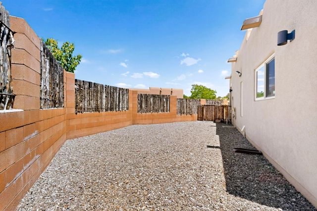 1522 Calle Redondo, Santa Fe, NM 87505