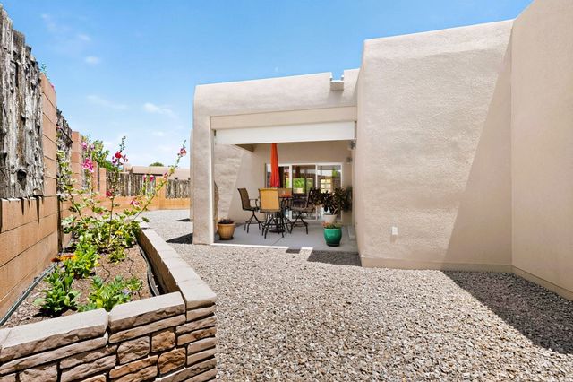 1522 Calle Redondo, Santa Fe, NM 87505