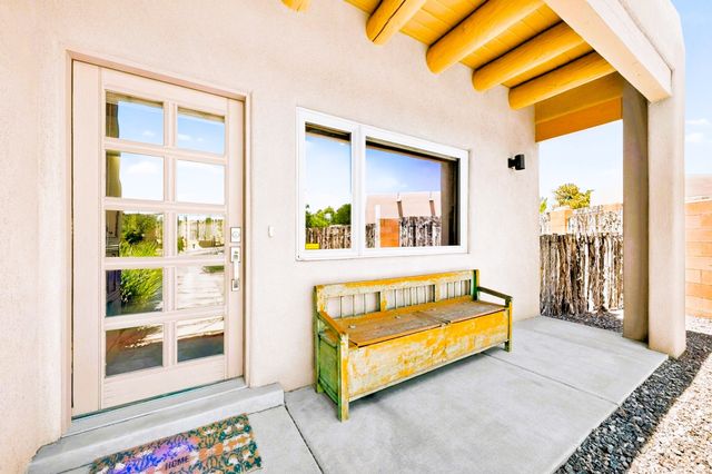 1522 Calle Redondo, Santa Fe, NM 87505