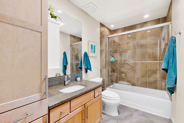 1522 Calle Redondo, Santa Fe, NM 87505