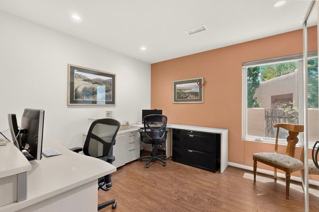 1522 Calle Redondo, Santa Fe, NM 87505