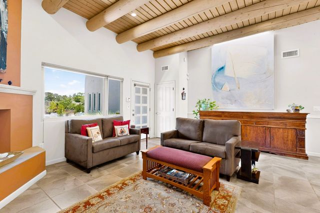 1522 Calle Redondo, Santa Fe, NM 87505