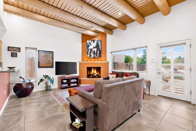 1522 Calle Redondo, Santa Fe, NM 87505