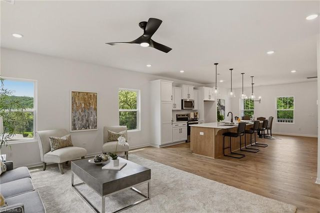 5375 Parsons Street 1043, Pfafftown, NC 27040