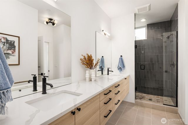 1713 17th Avenue, Seattle, WA 98122