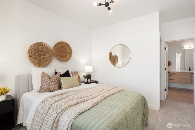 1713 17th Avenue, Seattle, WA 98122