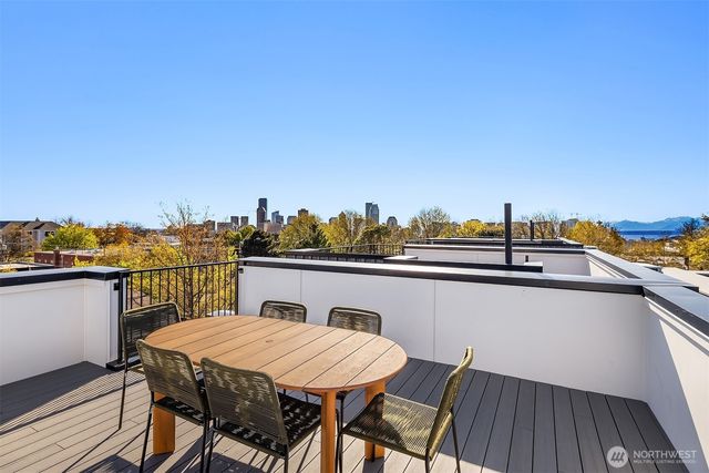 1713 17th Avenue, Seattle, WA 98122