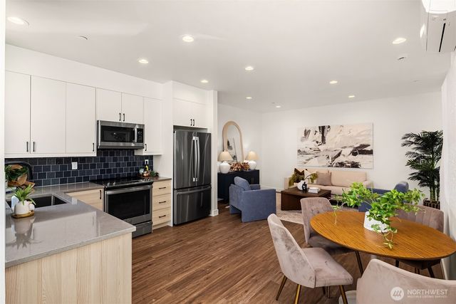 1713 17th Avenue, Seattle, WA 98122