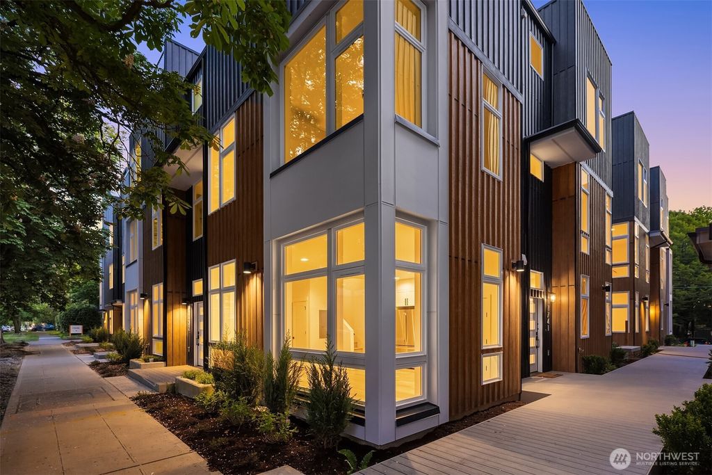 1713 17th Avenue, Seattle, WA 98122