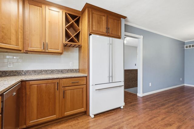 7 Sandpiper Drive, Blue Grass, IA 52726