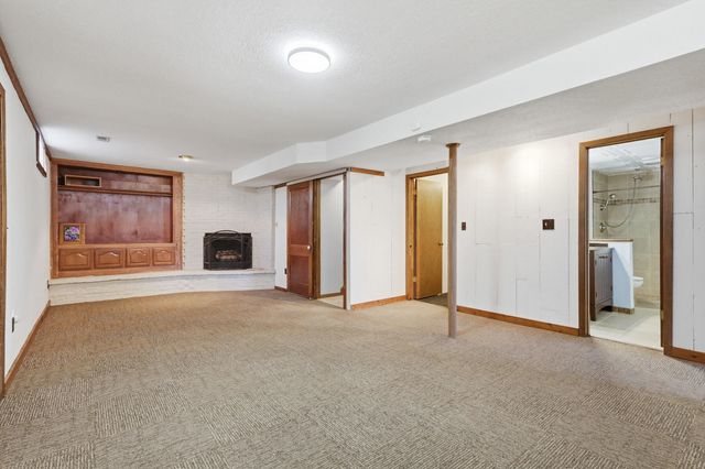 7 Sandpiper Drive, Blue Grass, IA 52726