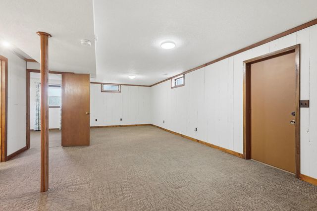 7 Sandpiper Drive, Blue Grass, IA 52726