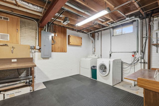 7 Sandpiper Drive, Blue Grass, IA 52726