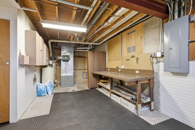 7 Sandpiper Drive, Blue Grass, IA 52726