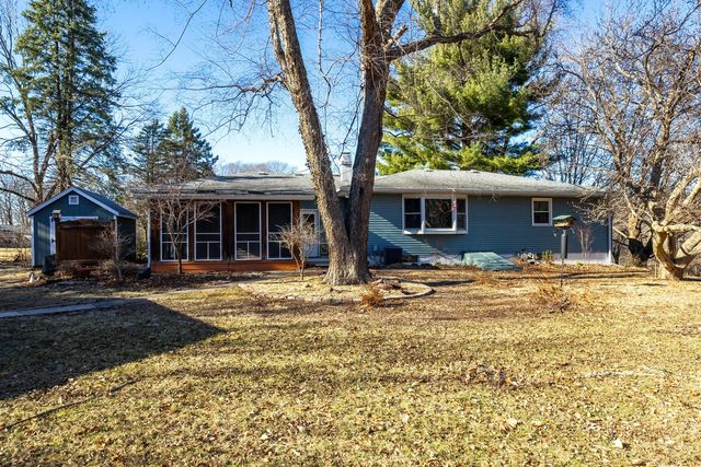 7 Sandpiper Drive, Blue Grass, IA 52726