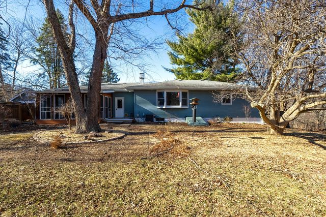 7 Sandpiper Drive, Blue Grass, IA 52726