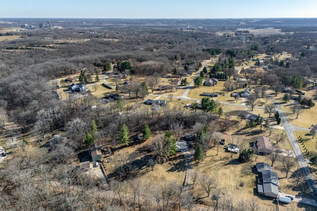 7 Sandpiper Drive, Blue Grass, IA 52726