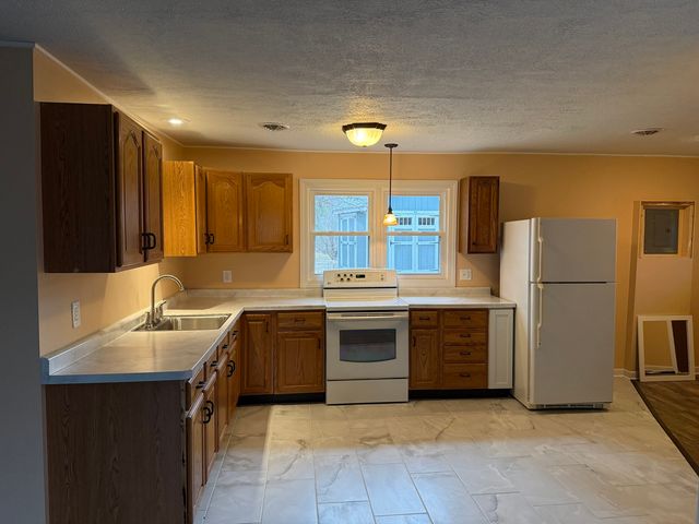 7 Sandpiper Drive, Blue Grass, IA 52726