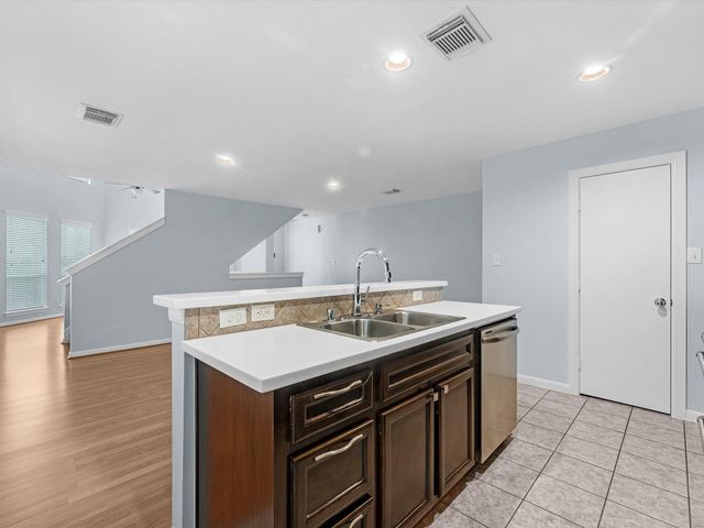 1712 Bevis Street, Houston, TX 77008