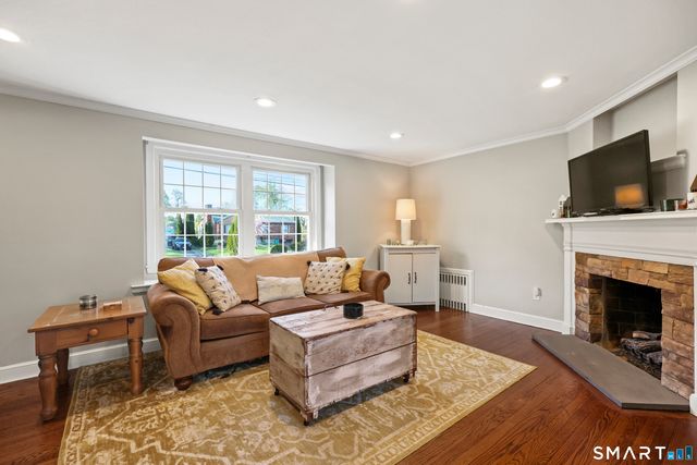 51 Oakdale Street, Wethersfield, CT 06109