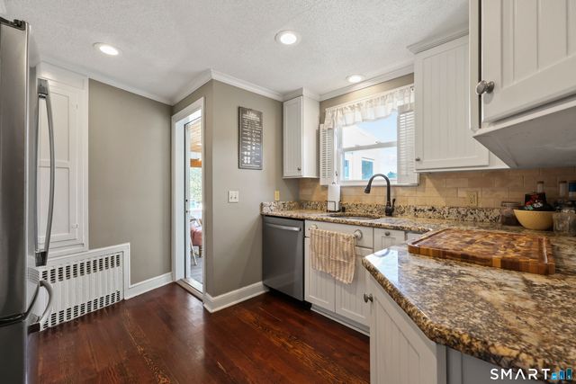 51 Oakdale Street, Wethersfield, CT 06109