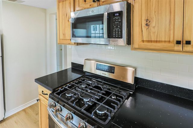 5919 Avenue R, Galveston, TX 77551