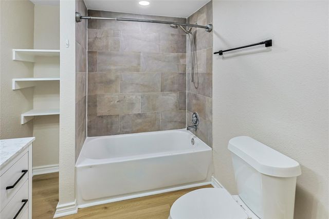 5919 Avenue R, Galveston, TX 77551