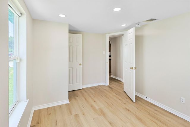 5919 Avenue R, Galveston, TX 77551