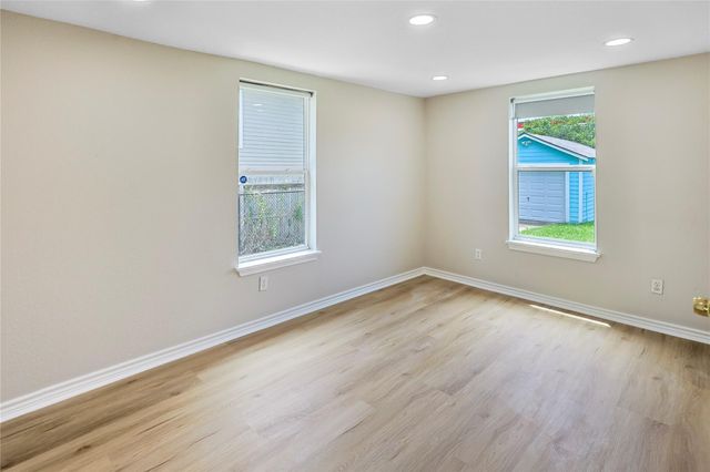 5919 Avenue R, Galveston, TX 77551