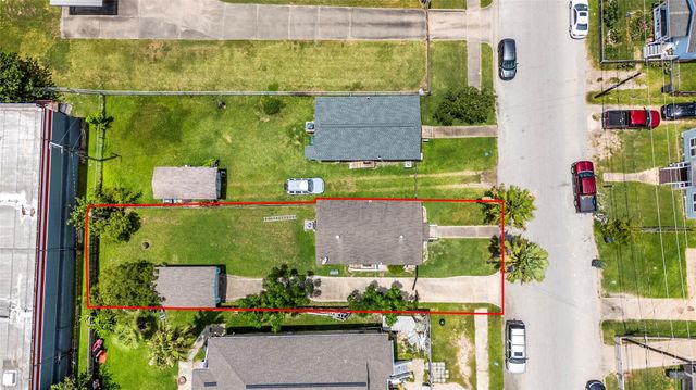 5919 Avenue R, Galveston, TX 77551