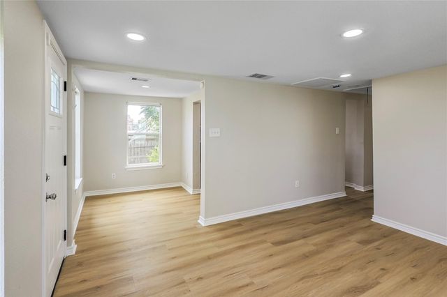 5919 Avenue R, Galveston, TX 77551