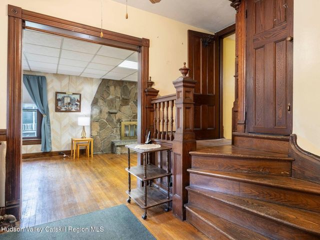 123 Vineyard Avenue, Highland, NY 12528