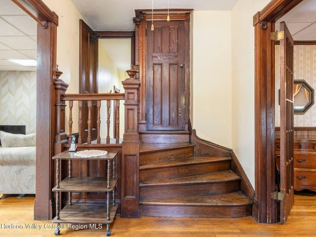 123 Vineyard Avenue, Highland, NY 12528