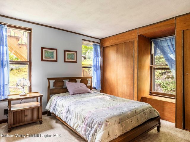 123 Vineyard Avenue, Highland, NY 12528