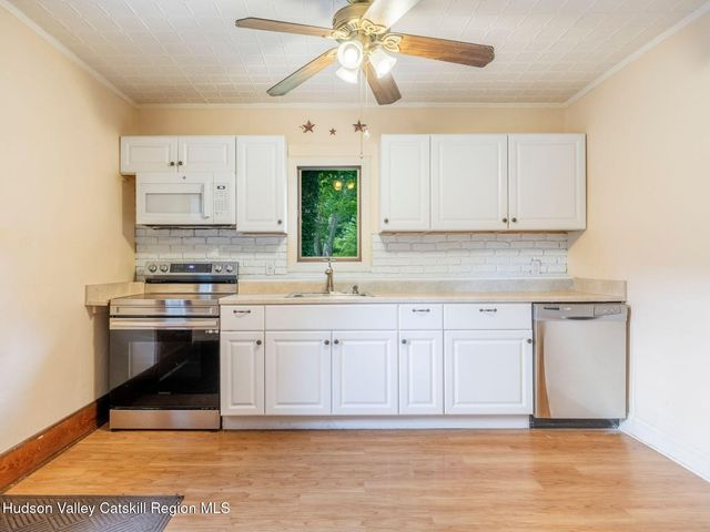 123 Vineyard Avenue, Highland, NY 12528