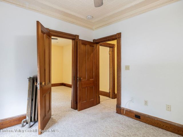 123 Vineyard Avenue, Highland, NY 12528