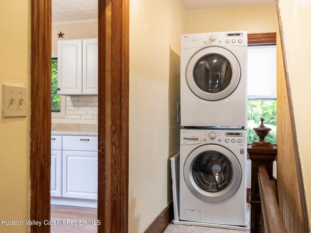 123 Vineyard Avenue, Highland, NY 12528