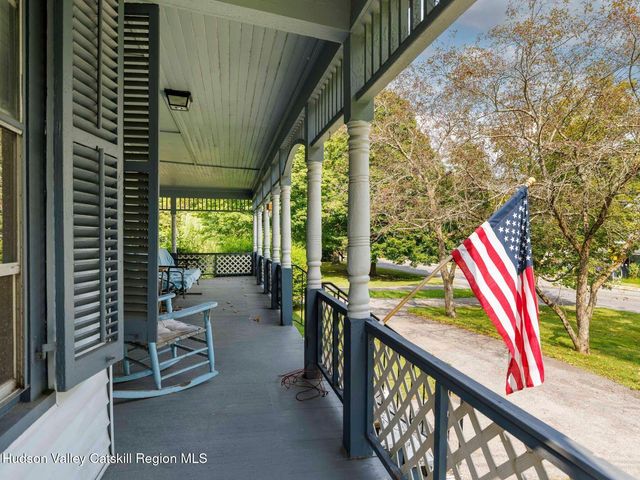 123 Vineyard Avenue, Highland, NY 12528