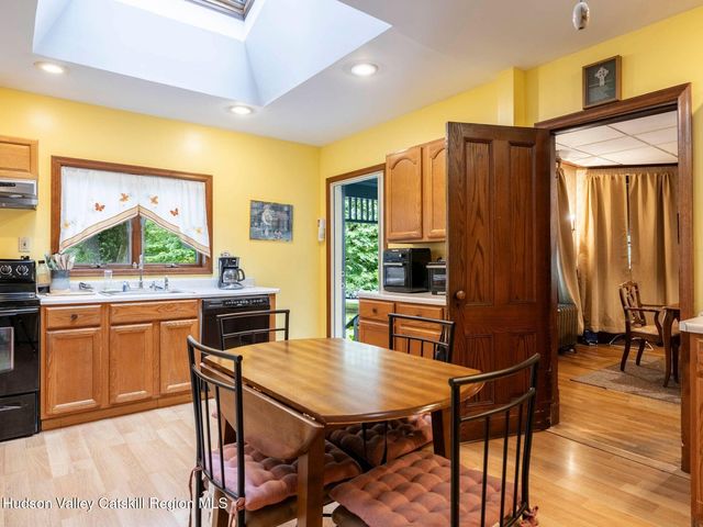 123 Vineyard Avenue, Highland, NY 12528