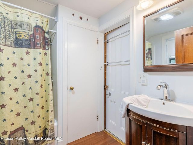 123 Vineyard Avenue, Highland, NY 12528