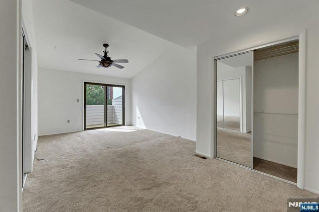 812 Topsail Lane, Secaucus, NJ 07094
