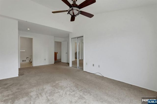 812 Topsail Lane, Secaucus, NJ 07094