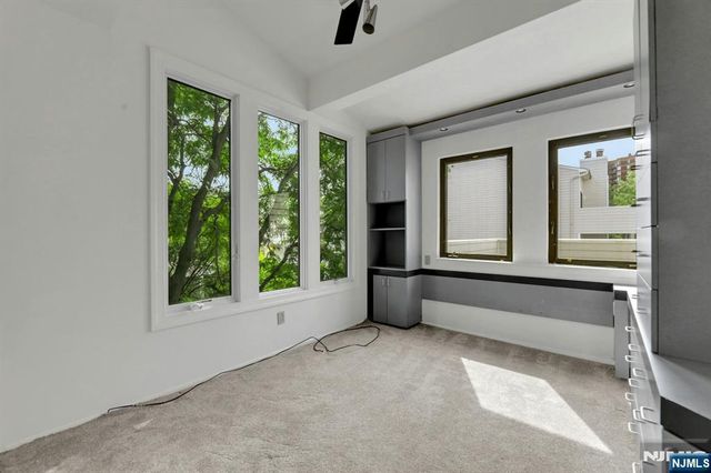 812 Topsail Lane, Secaucus, NJ 07094