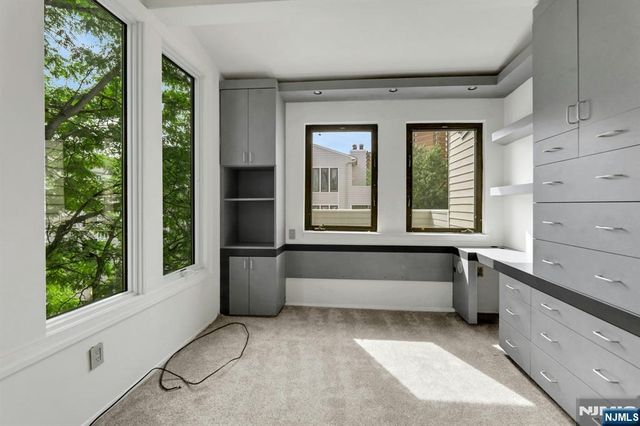812 Topsail Lane, Secaucus, NJ 07094