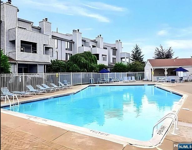 812 Topsail Lane, Secaucus, NJ 07094