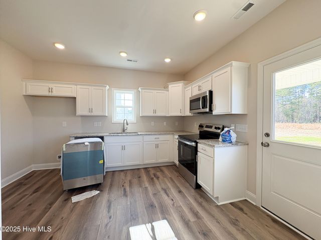 900 Wild Azalea Way, Hubert, NC 28539