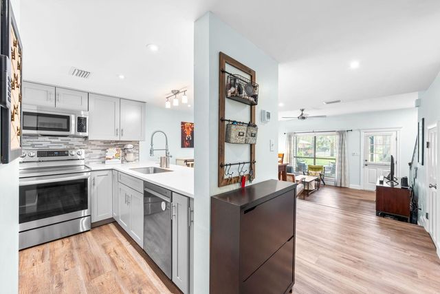 229 Carmel Drive, 4, Fort Walton Beach, FL 32547
